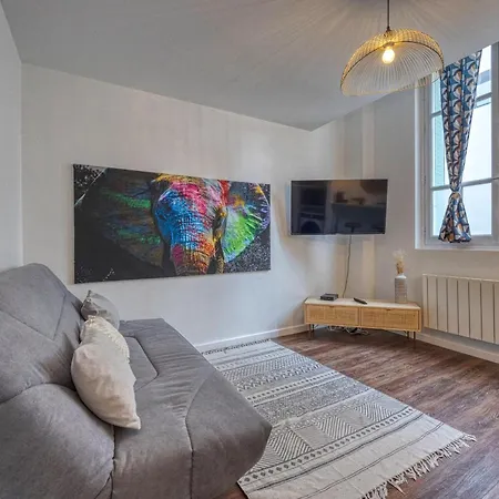 Le Charreton 1 I Ile Verte / Chu De Apartment *