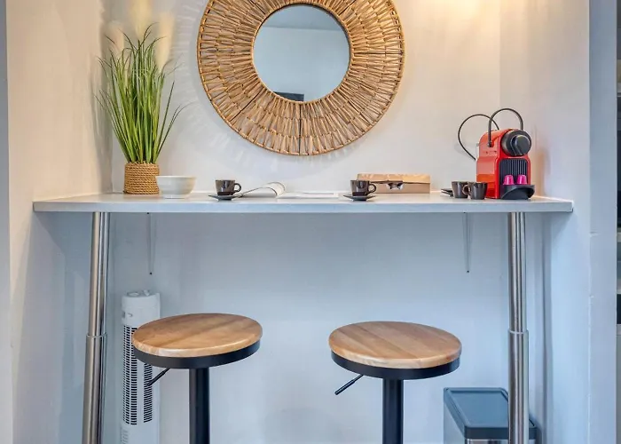 Le Charreton 1 I Ile Verte / Chu De Grenoble