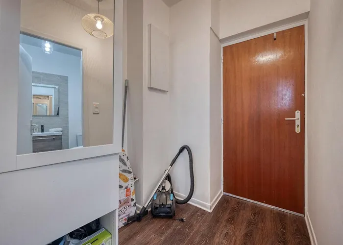 Le Charreton 1 I Ile Verte / Chu De Apartment Grenoble